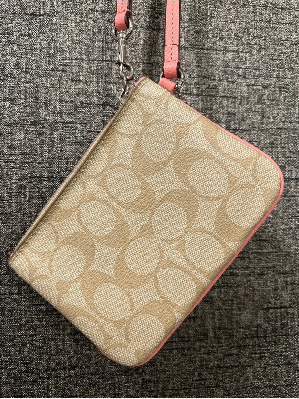 Coach Signature Corner Zip Small Wristlet with Hangtag